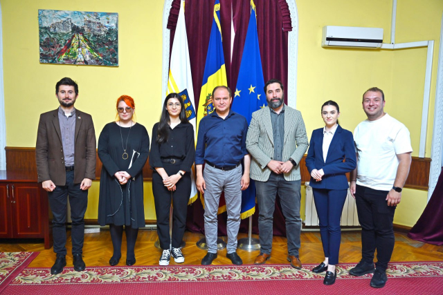 The Mayor of the capital had a meeting with representatives of Romanian Youth Organizations